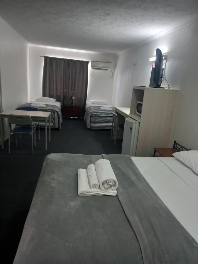 Centrepoint Motor Inn Rockhampton Extérieur photo