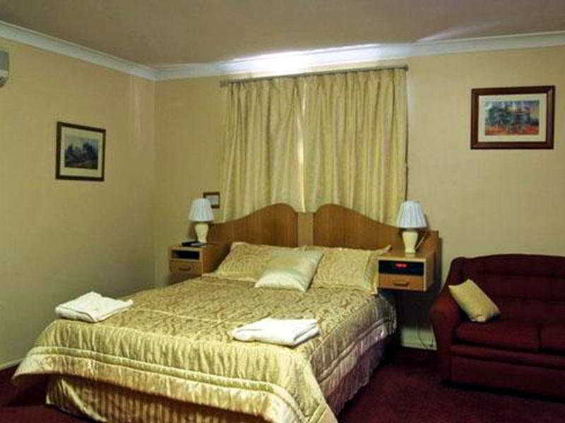 Centrepoint Motor Inn Rockhampton Extérieur photo