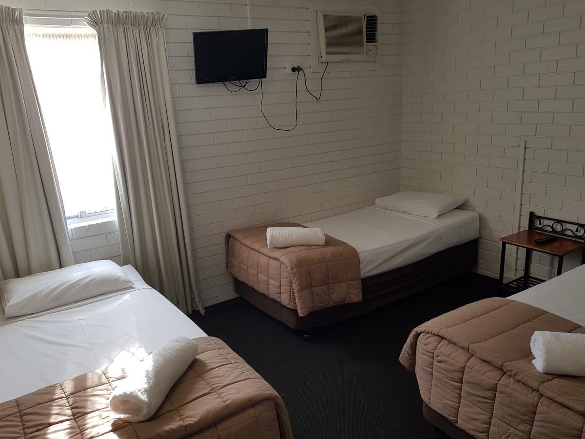 Centrepoint Motor Inn Rockhampton Extérieur photo